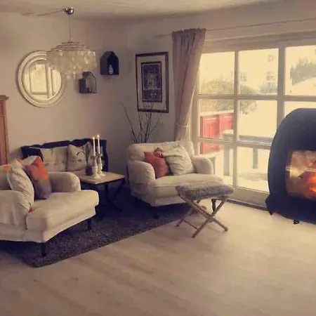 Stor Enebolig Med Flott Hage Og Sommerstue * Skarpnes