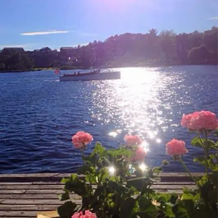 Stor Enebolig Med Flott Hage Og Sommerstue *