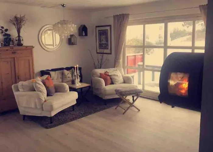 Stor Enebolig Med Flott Hage Og Sommerstue * Skarpnes